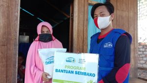 Rumah Yatim Salurkan Bantuan Sembako ke Lansia dan Dhuafa
