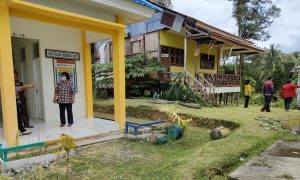 Bagunan Sekolah dan Fasilitas Rumah Dinas Guru