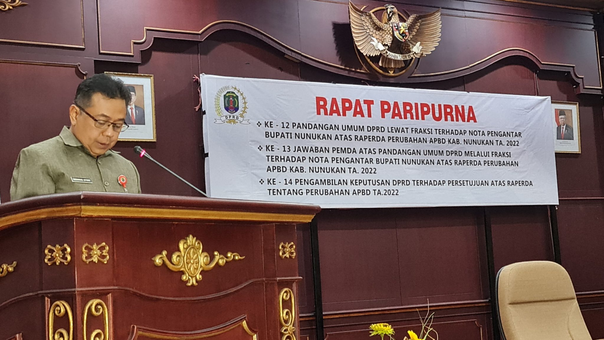 Sekretaris DPRD Nunukan, Muhammad Efendi menyampaikan Surat Keputusan DPRD tentang Persetujuan Terhadap Rancangan Peraturan Daerah tentang Perubahan APBD Tahun 2022.