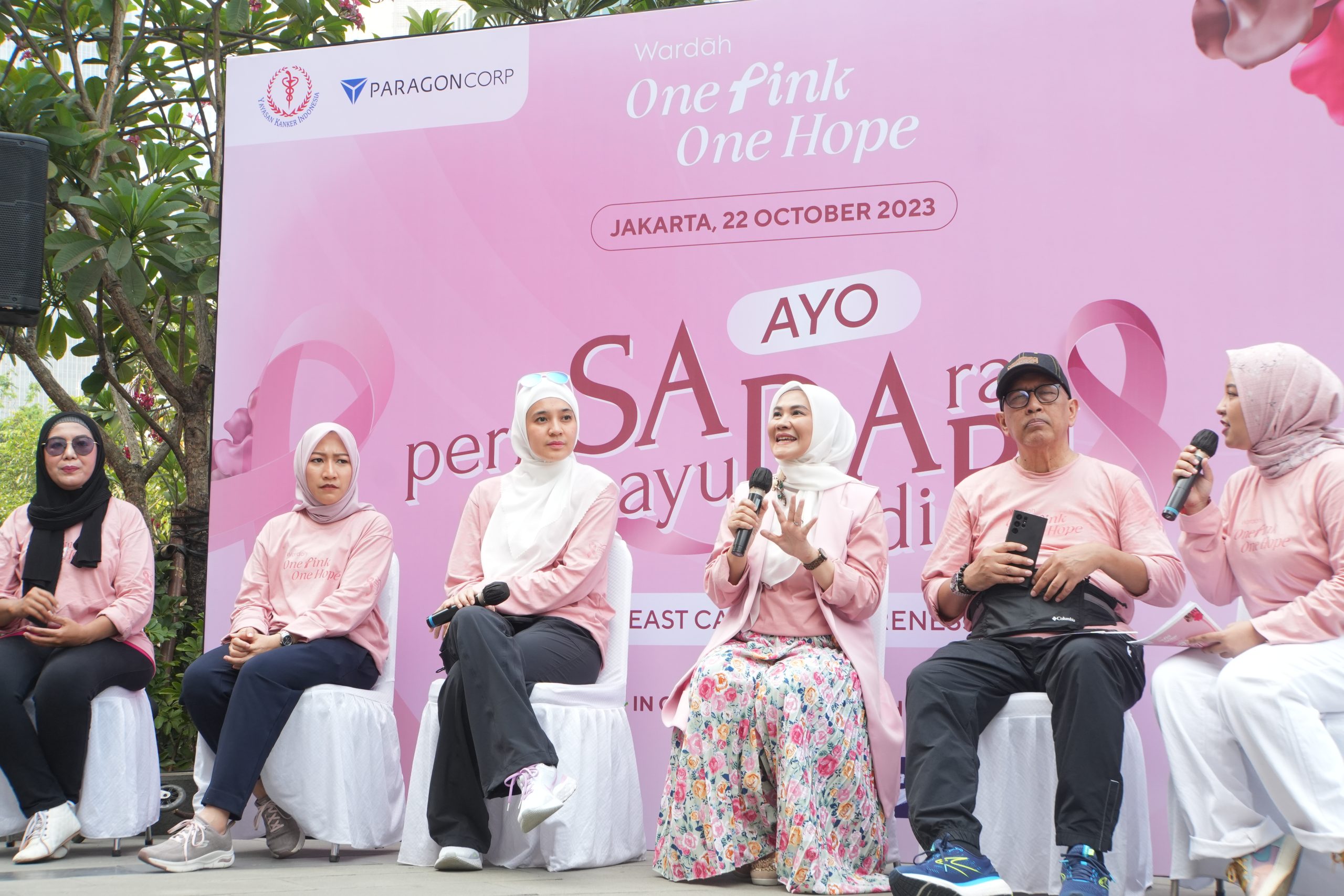Talkshow bersama Seluruh Narasumber pada Campaign One Pink One Hope