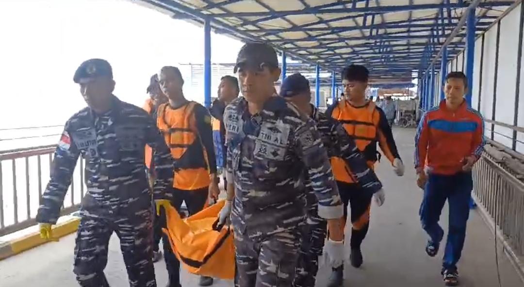 Lanal Dan Tim SAR Gabungan Evakuasi ABK Tenggelam Di Seimenggaris