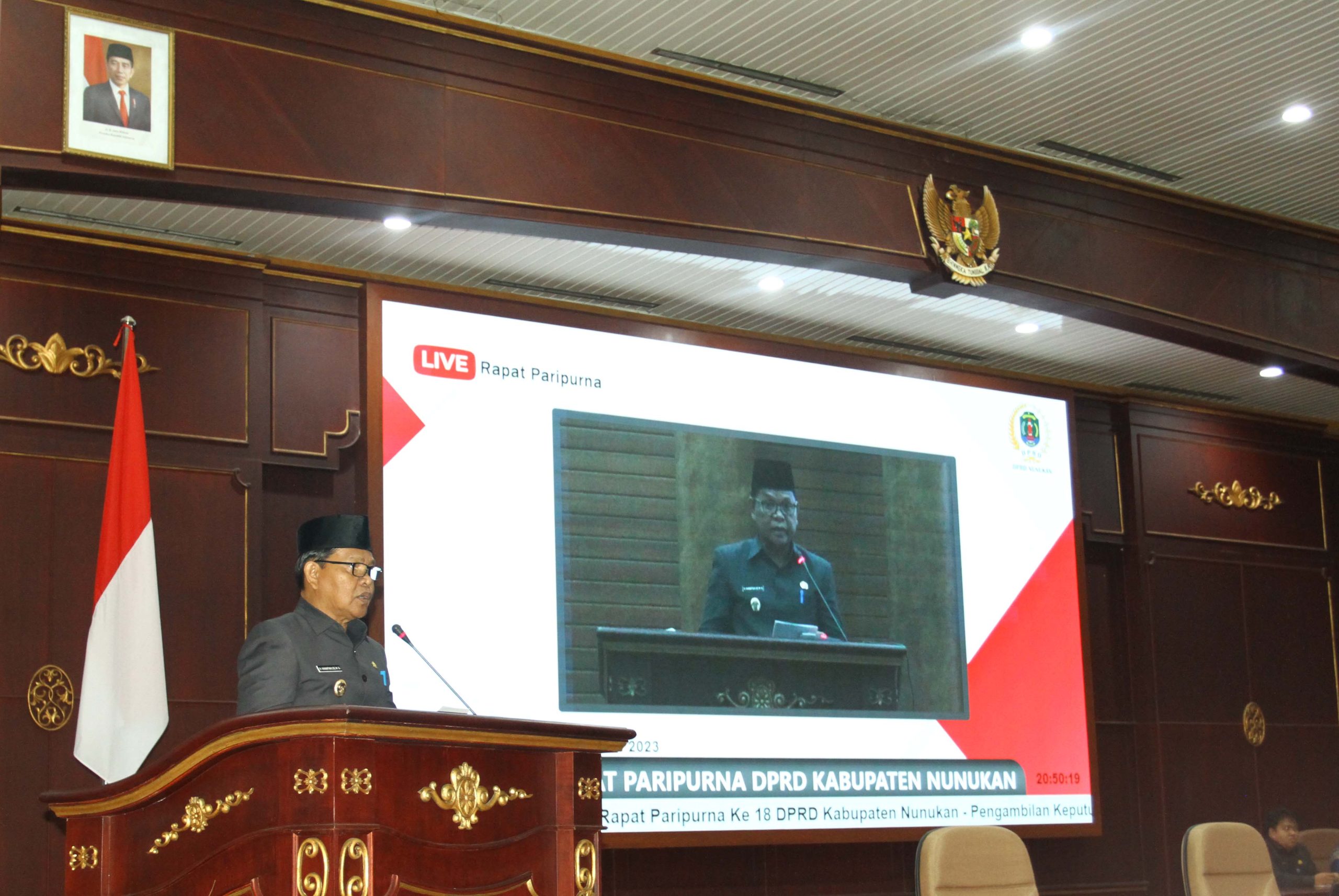 wakil Bupati Nunukan, H. Hanafiah, M.Si menyampaikan Pidato Bupati Nununkan Tentang Persetujuan APBD 2024.