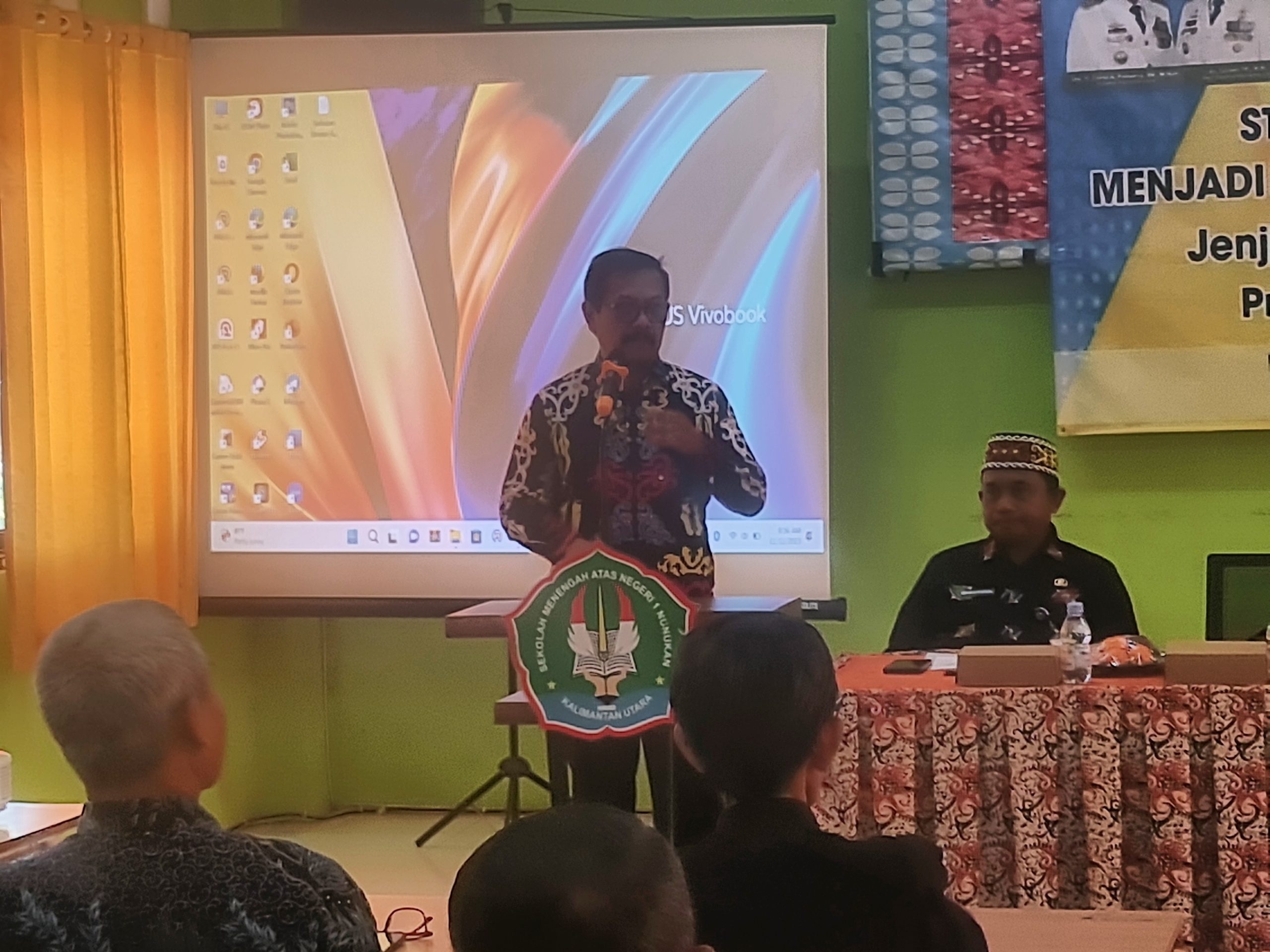 Kepala Dinas Pendidikan dan Kebudayaan Provinsi Kalimantan Utara, Drs. Tegun Hendri Sutanto, M.Pd.