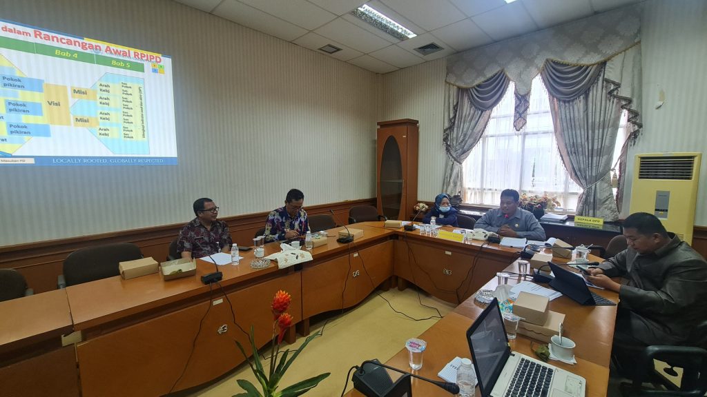 DPRD Dan Tim PSPPR UGM Yogyakarta
