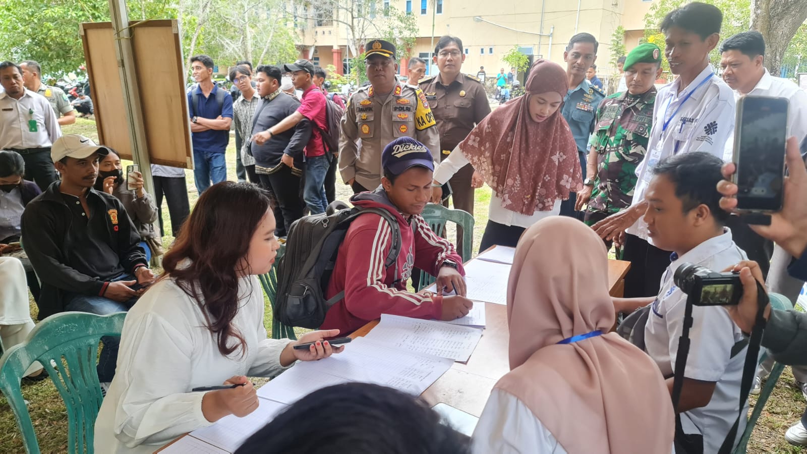 Bupati Nununkan Tinjau Nunukan Job Fair