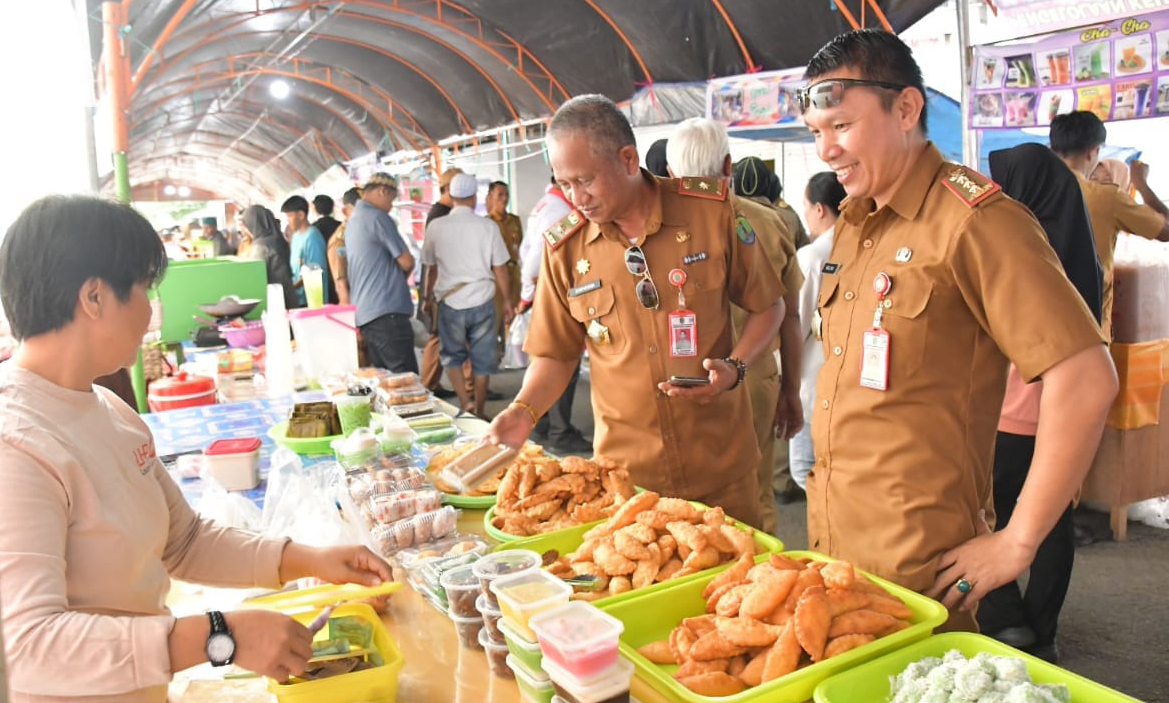 Asisten Sekretariat Daerah Nunukan bersama Kepala Bagian Organisasi Pemkab Nunukan,