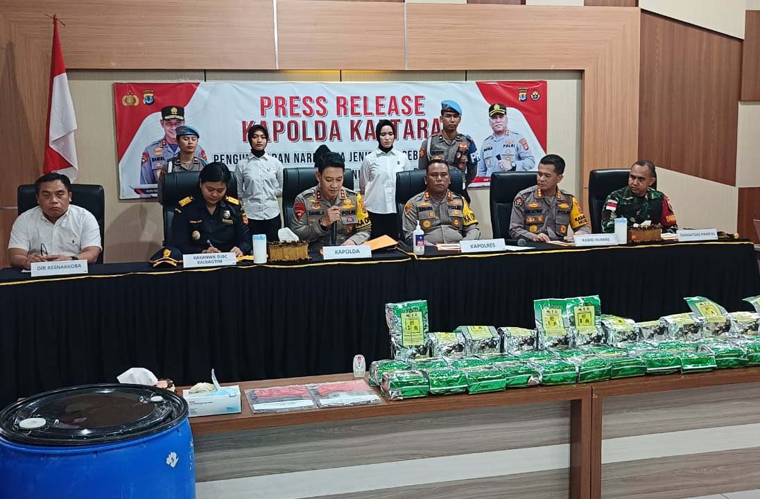 Press Release Dipimpin langsung oleh Irjen.Pol Daniel Adityajaya, S.H.,S.I.K, M.Si didampingi Dirresnarkoba Polda Kaltara Kombes Pol. Agus Yulianto S.I.K., S.Sos., Kabid Humas Polda Kaltara Kombes Pol. Budi Rachmat S.I.K., M.H.