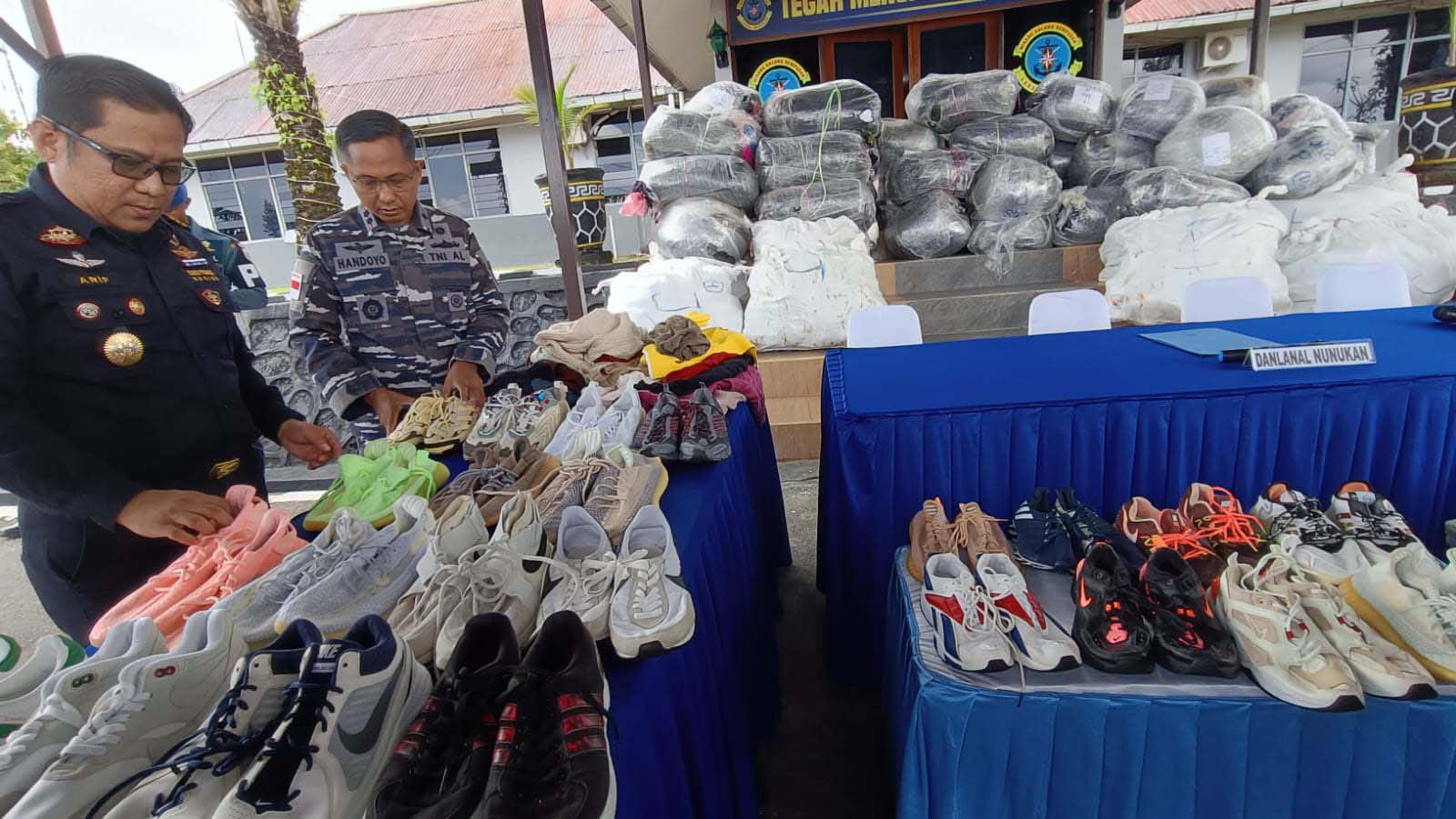 Sinergi TNI AL dan Bea Cukai Nunukan meningkatkan Pengawasan terhadap barang Ilegal ke Kabupaten Nunukan.