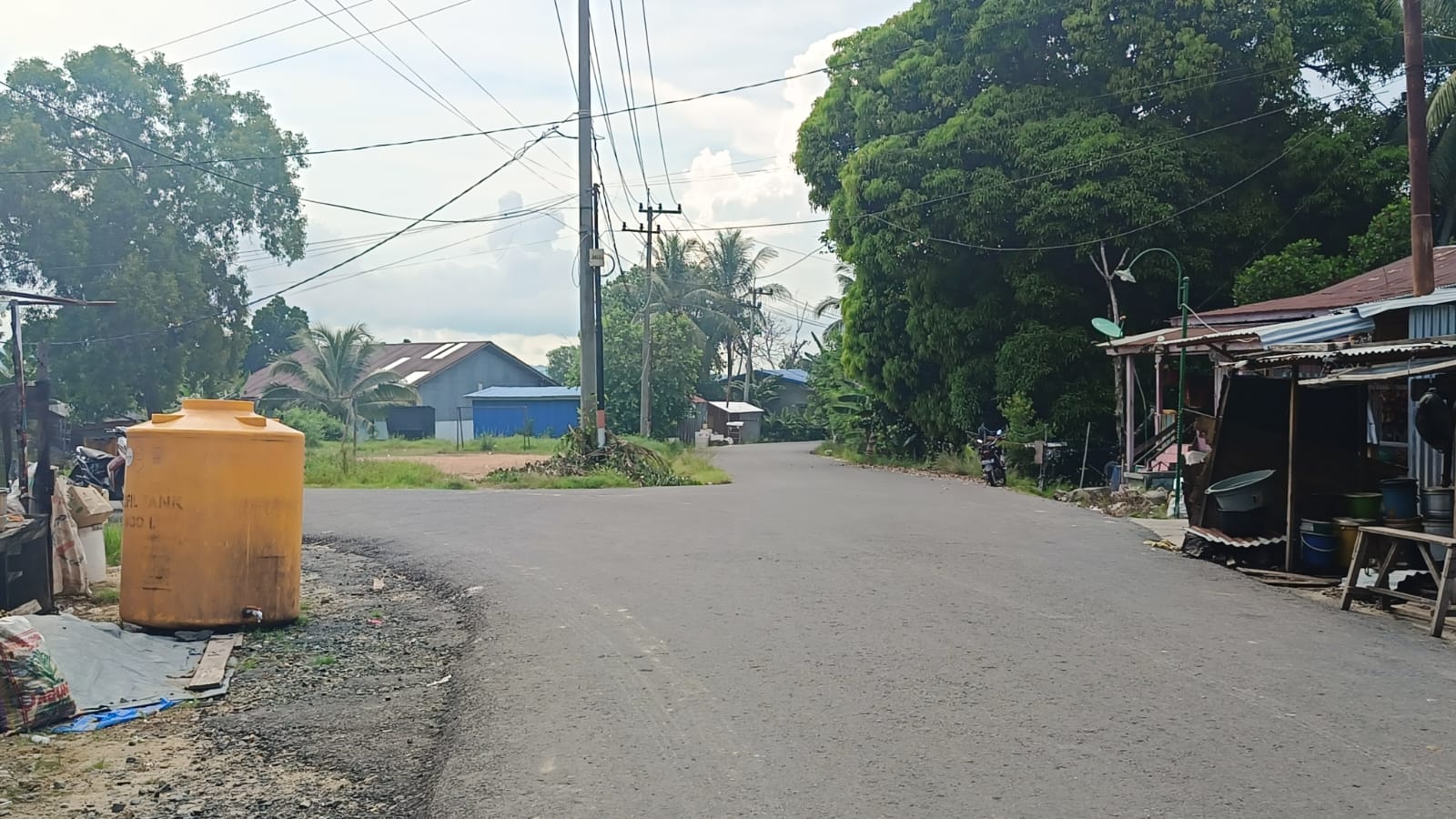 Jalan Ujung Aspal Kelurahan Mansapa Nunukan Selatan Kabupaten Nunukan.