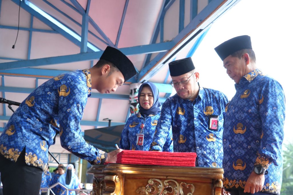 SELAMAT : Sebanyak 93 PNS dan PPPK dilantik Gubernur Kaltara, DR (HC) H Zainal A Paliwang, M.Hum di Lapangan Agatis, Sabtu (1/6).