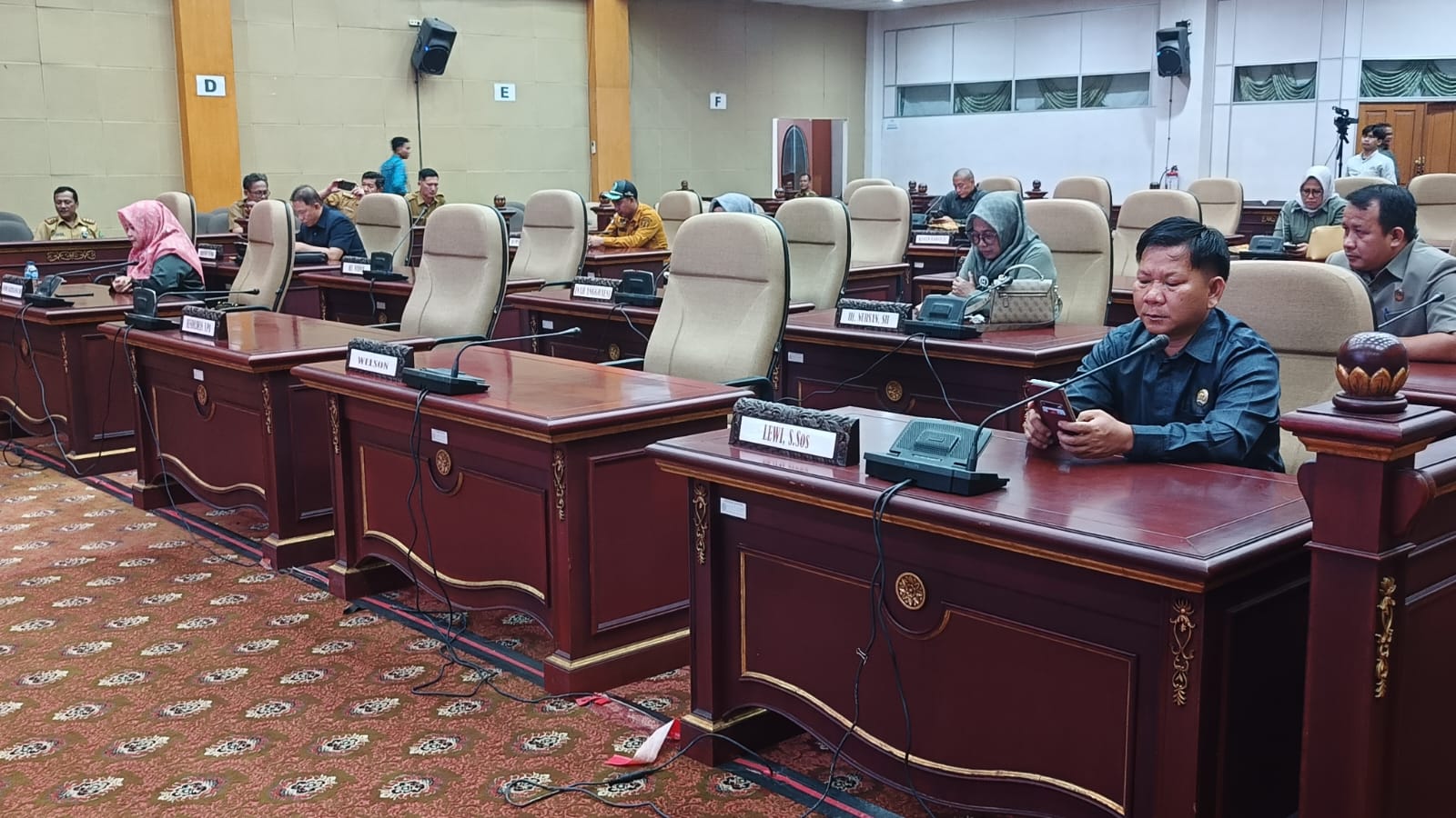 Anggota DPRD Nunukan mengikuti Rapat Paripurna Penyampaian KUA PPAS Nunukan 2025.