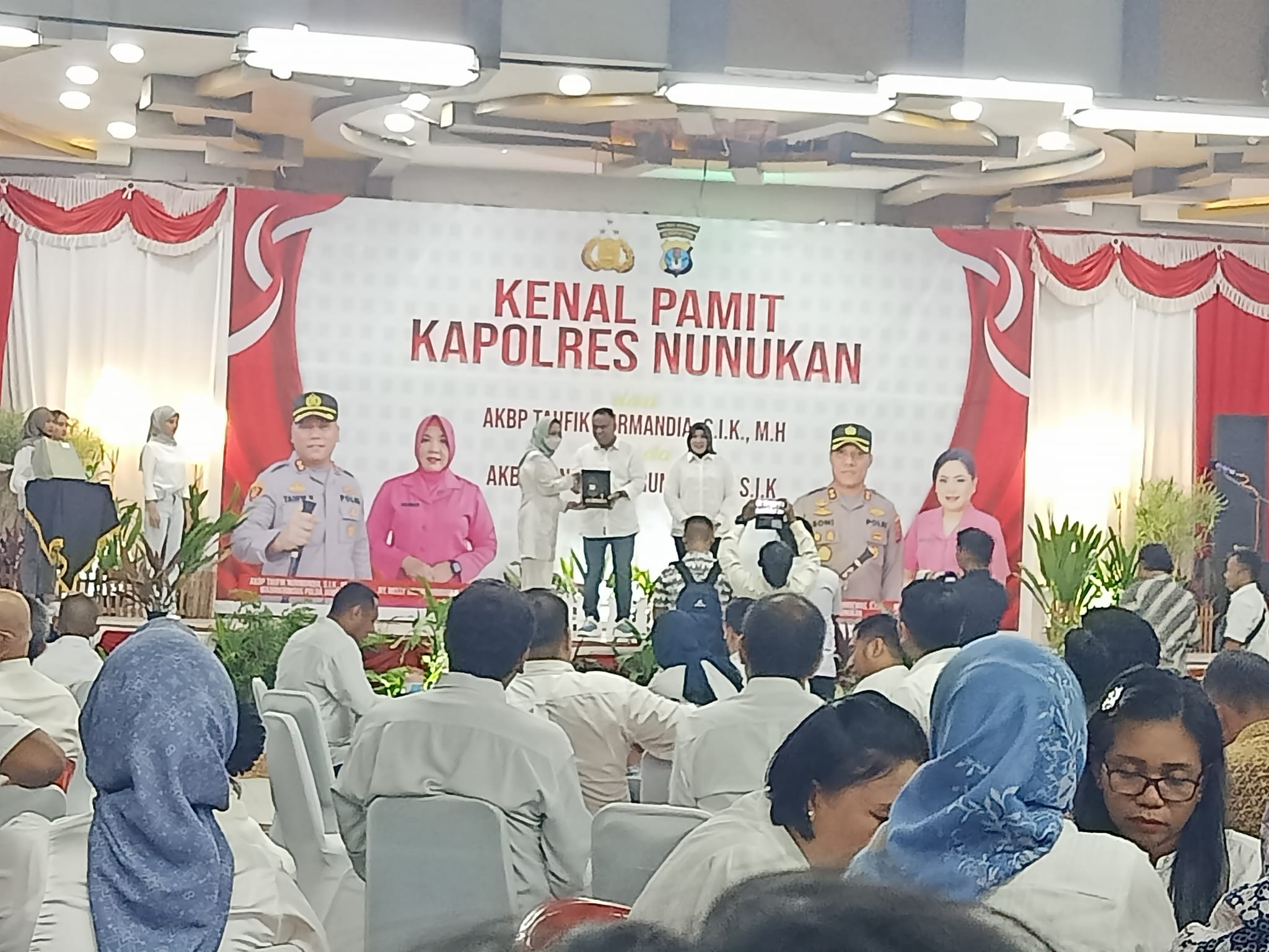 Pisah Sambut Kapolres Nunukan dan menyambut Kapolres Nunukan yang baru di gedung amalia