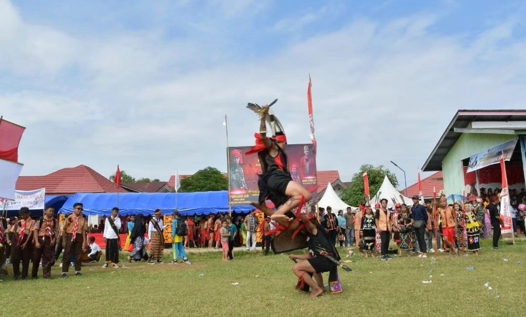 Bupati Nunukan Resmi Membuka Ilau Pasisimpungan Rumpun Murut 2024, Meriahkan HUT Kabupaten Nunukan ke-25.