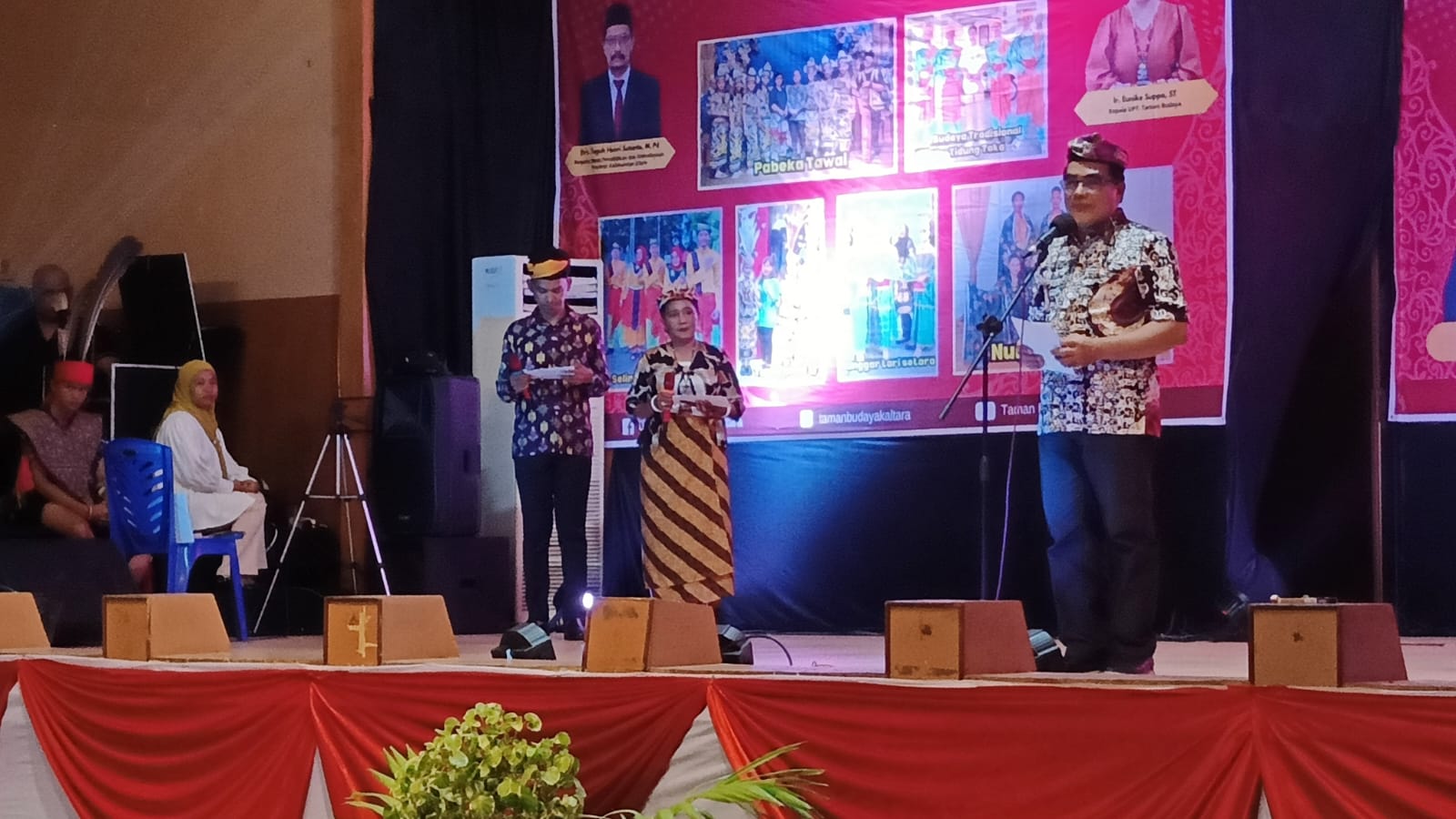 Sekretaris Provinsi Kalimantan Utara (Kaltara), Suriansyah, resmi membuka Temu Seni Tari Se-Kalimantan Utara 2024 di GOR Dwikora, Kabupaten Nunukan, Sabtu (16/11/24).