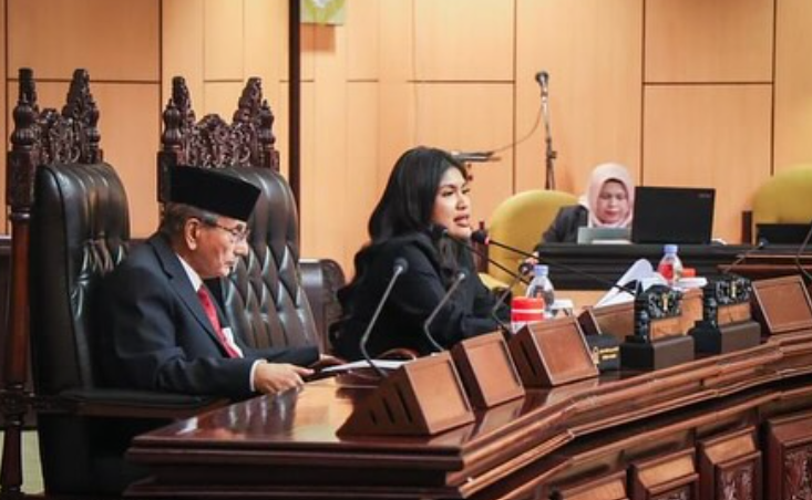 Larasati Moriska Saat Memimpin Sidang Paripurna Di DPD / MPR RI Senayan Jakarta