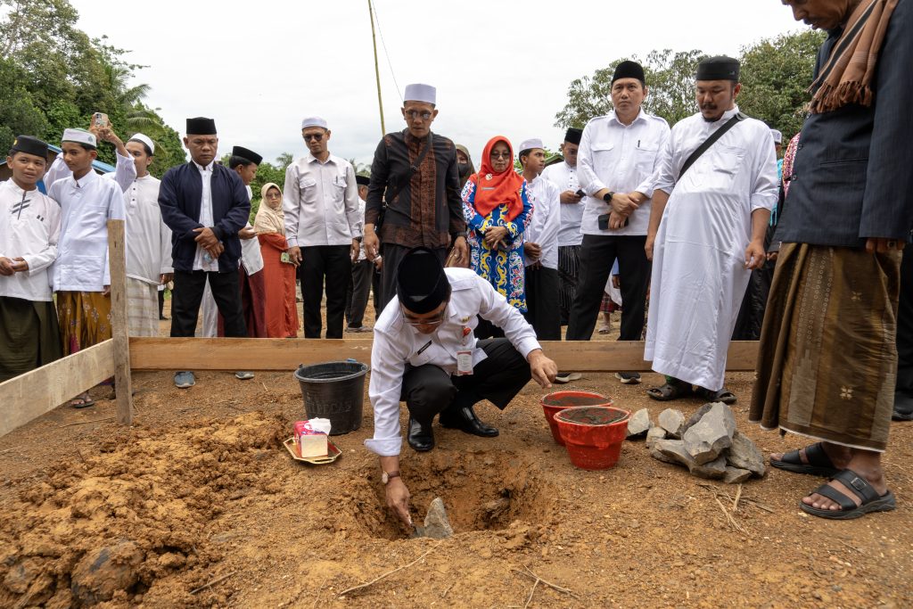 Pemprov Resmikan Peletakan Batu Pertama Gedung Asrama Ribaatul Al-Khairaat