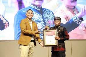 Sukses! Gubernur Zainal Berhasil Raih Penghargaan The Best Leader Indonesia 2025