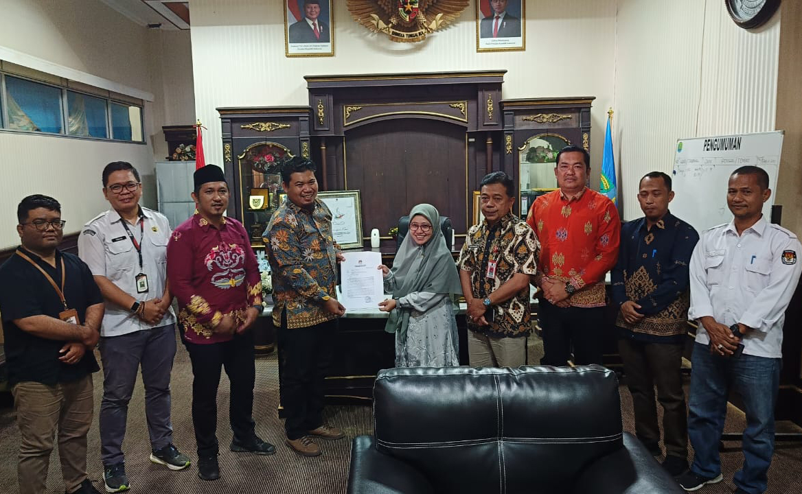 KPUD serahkan Hasil Pleno Penetapan Cakada Terpilih Di DPRD Nunukan