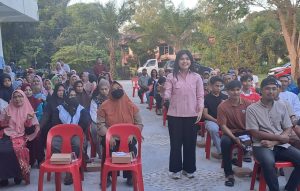 Anggota DPD / MPR RI Larasati Moriska dalam kegiatan penyerapan Aspirasi masyarakat.