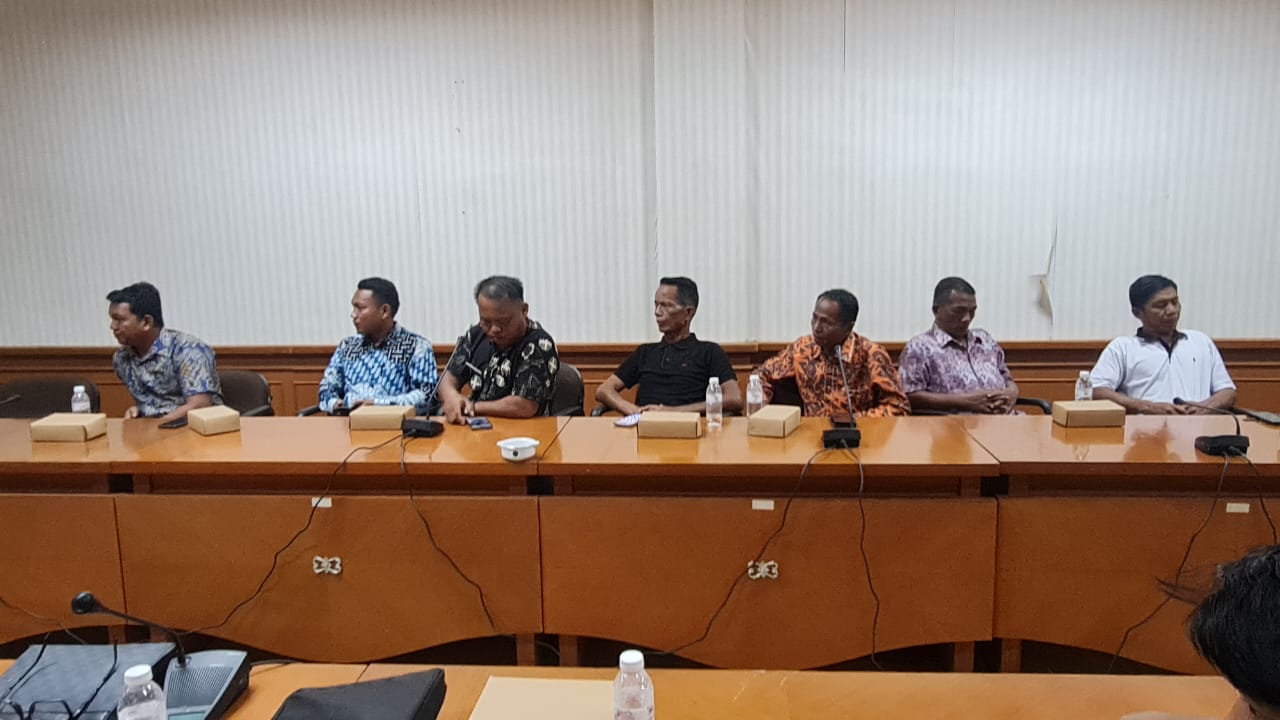 Kepala Desa Wilayah Empat Kabudaya Nunukan Dalam Rapat Dengar Pendapat Di Kantor DPRD Nunukan.