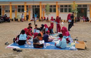 Sinergi TBM Patok II dan Perpus Desa Maspul Tingkatkan Literasi di SDN 002 Sebatik Tengah