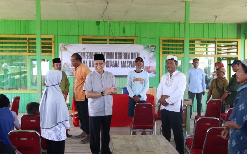 Makna Idul Adha, Kapolda Kaltara Serahkan 4 Ekor Sapi Kurban untuk Warga SP 6 hingga SP 9 Tanjung Buka