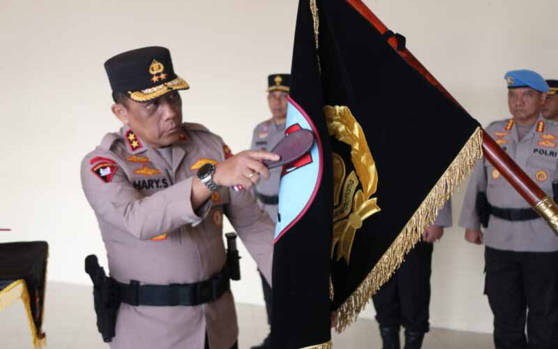 Polda Kaltara Gelar Upacara Pencucian Pataka “NGELIMUT MENGKA PEGUNA” Jelang Hari Bhayangkara Ke-79