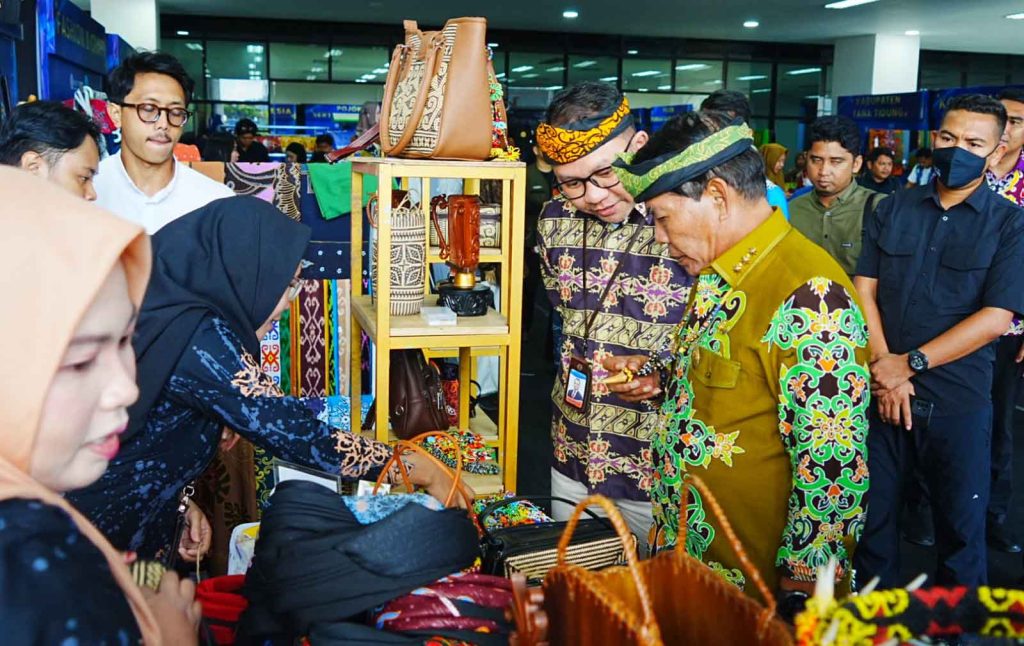 Gubernur Himbau BI Dorong Pengembangan Ekonomi Syariah
