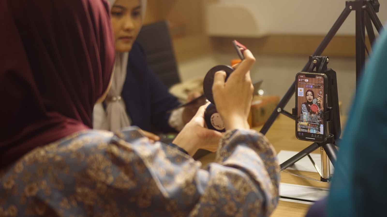 Learn2Earn Affiliate Academy, HoB dan TikTok Hadirkan Sertifikasi Live Streaming Pertama di Indonesia, Libatkan Brand Paragon