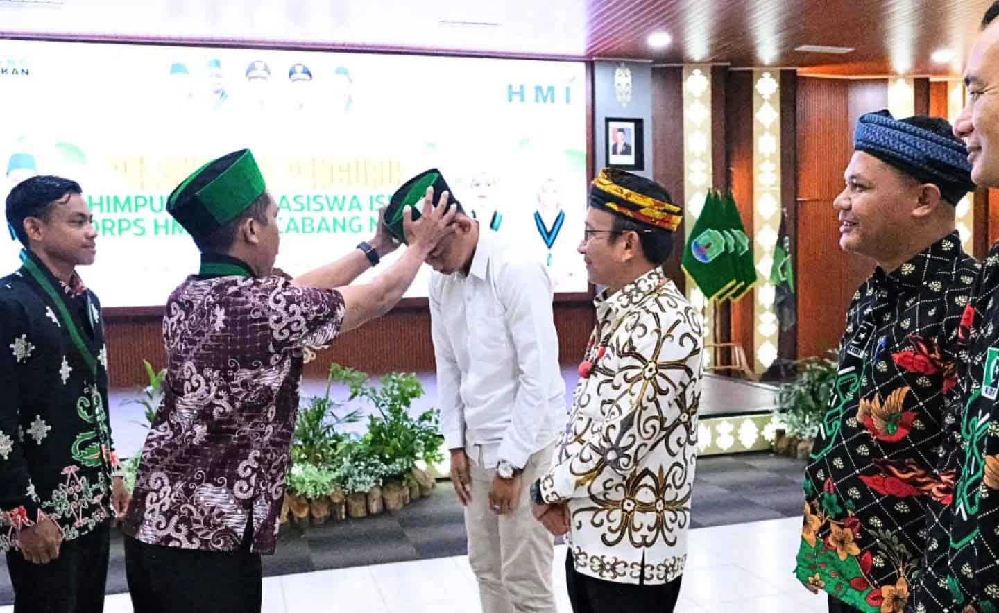 pelantikan Pengurus HMI dan Korps HMI Wati (KOHATI) Cabang Nunukan periode 2025–2026 yang digelar pada Jumat (11/7/2025) di Ruang Serbaguna Lt. V Kantor Bupati Nunukan.