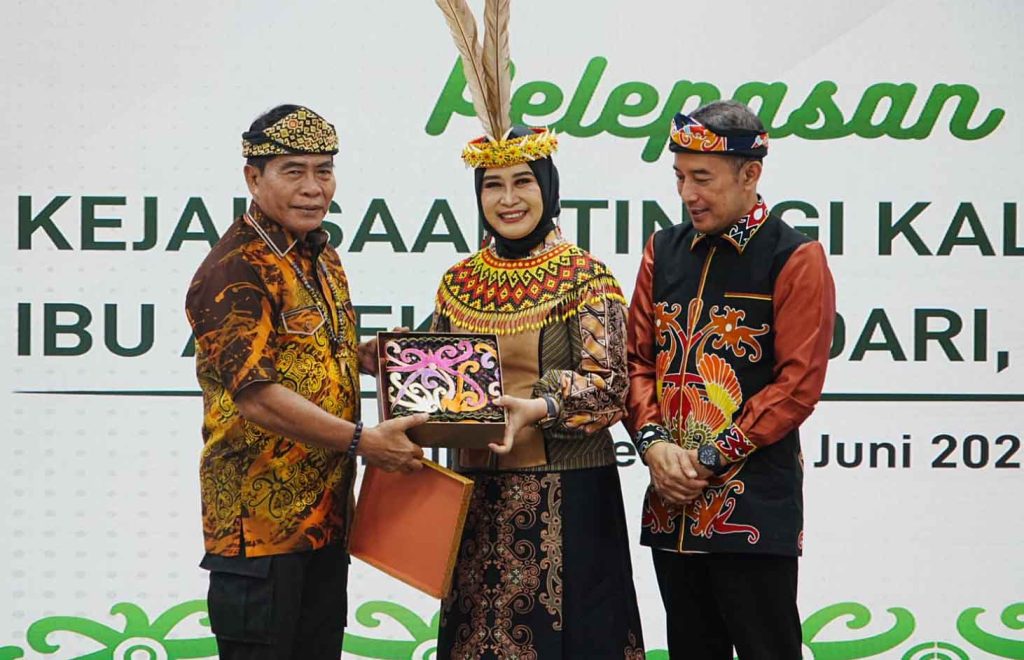 Gubernur Apresiasi Pengabdian Amiek Mulandari sebagai Kajati Kaltara