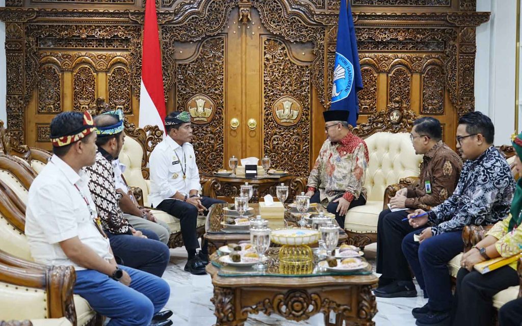 Temui Mendikdasmen, Gubernur Usulkan Penambahan Sarana Pendidikan untuk Penyandang Disabilitas