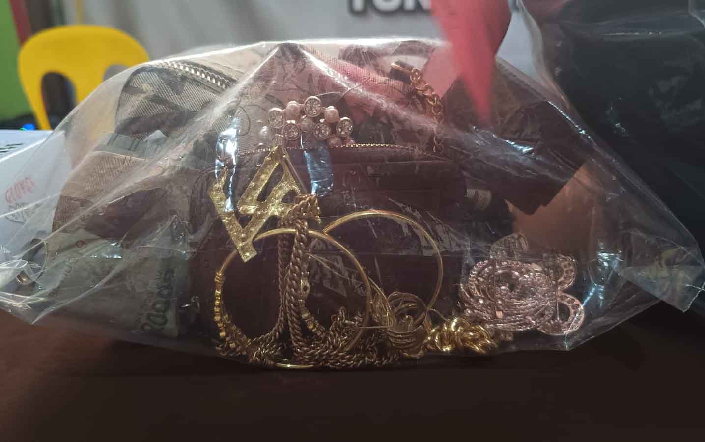 Barang Bukti Emas Imitasi yang diamankan Polsek KSKP Tunontaka Nunukan