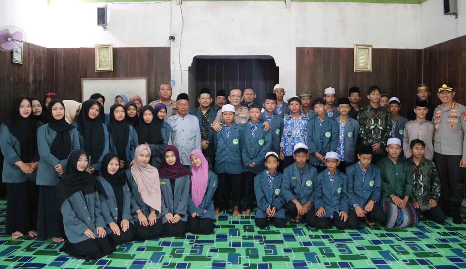 Kapolda Kaltara Gelar Bakti Sosial di Pondok Pesantren Fatimah Az-Zahra Tanjung Selor