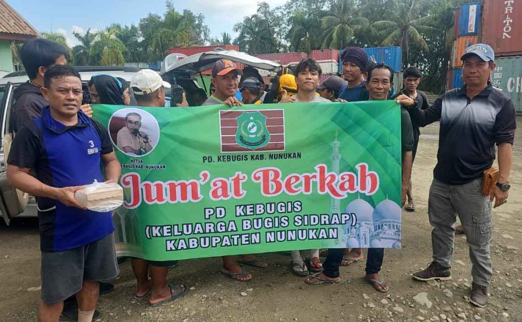 Peduli Sesama, Kebugis Sidrap Nunukan Berbagi Jumat Berkah
