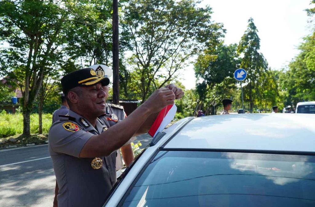 Sambut HUT RI ke-80, Polres Nunukan Bagikan Bendera Merah Putih dan Edukasi Nasionalisme