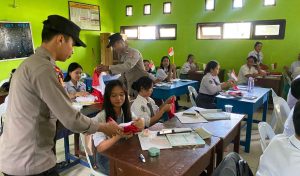 Sambut HUT RI Ke 80, Polsek Jajaran Polres Nunukan Aksi Serentak Pasang Bendera Merah Putih