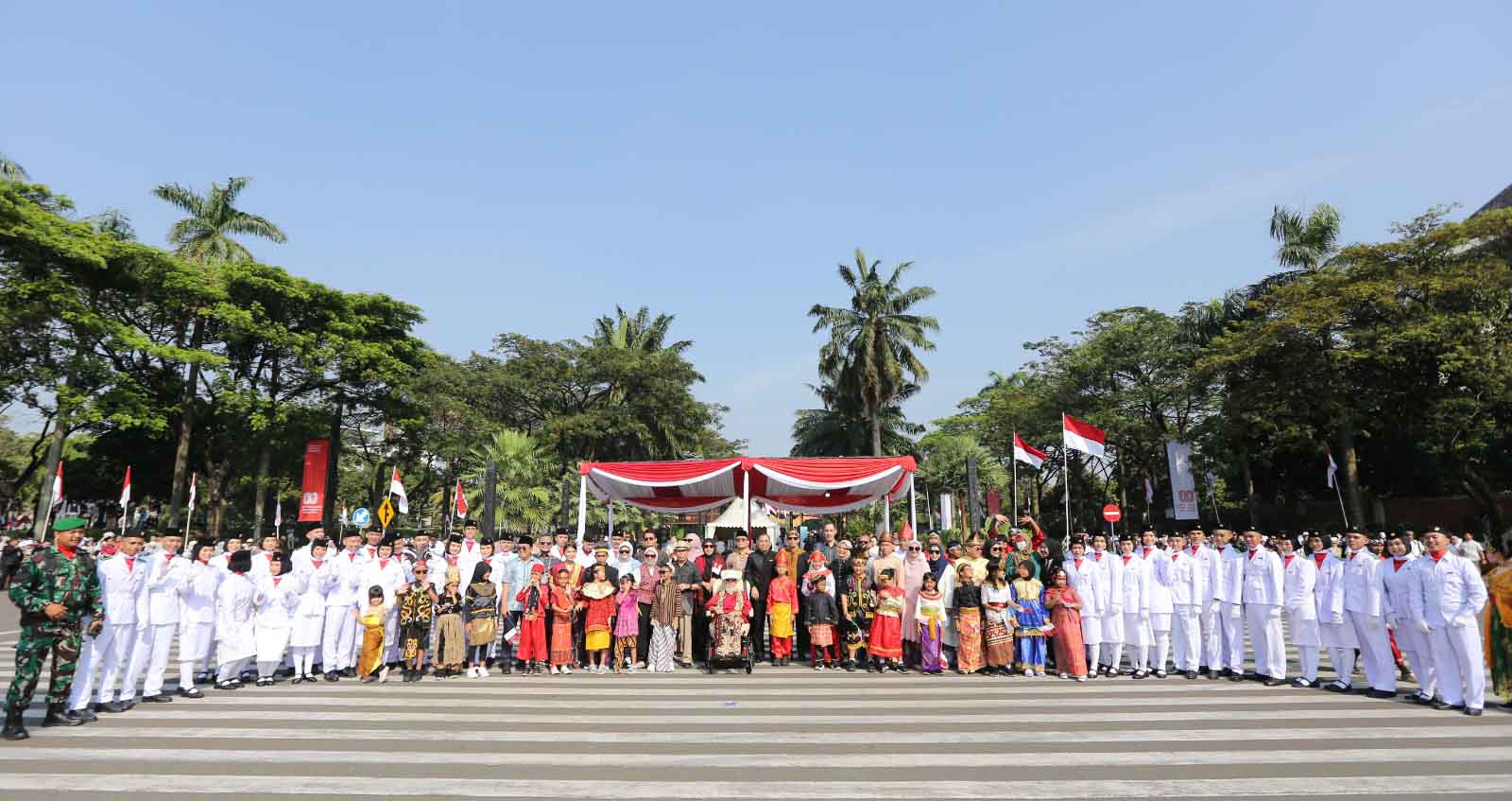 ParagonCorp Rayakan Kemerdekaan dengan Cara Tak Biasa: Sewa TMII, Libatkan Ribuan Karyawan, dan Luncurkan ParaGoNation