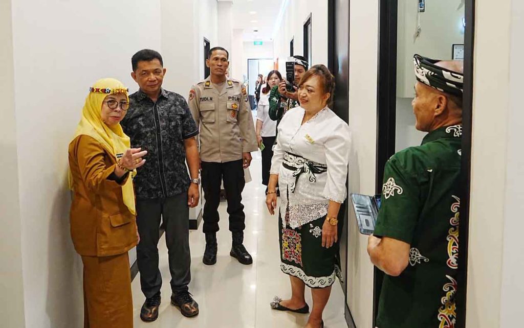 Hadiri Peresmian Relokasi Bank Danamon Tanjung Selor, Staf Ahli Gubernur Wahyuni Harapkan Bantu Perekonomian Kaltara