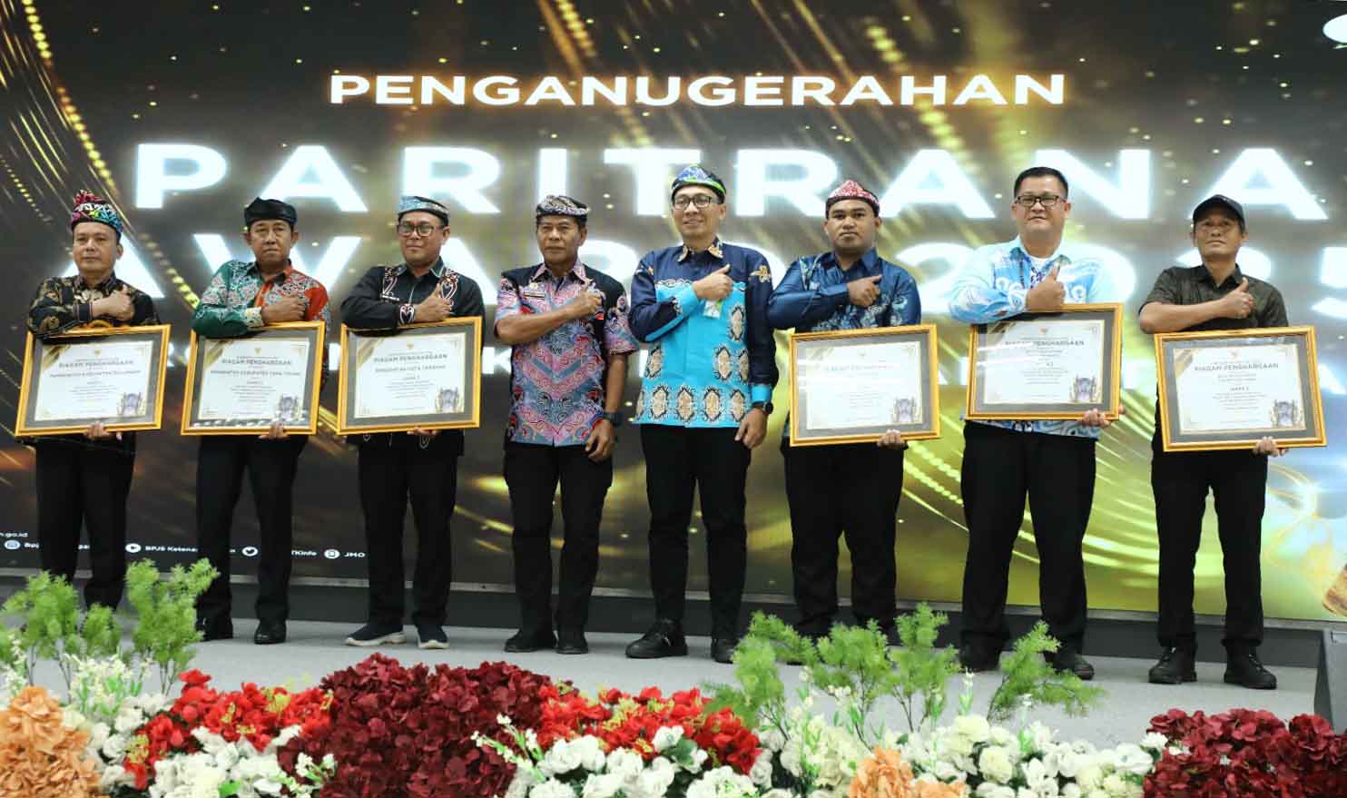 Serahkan Penghargaan Paritrana Award Kaltara 2025, Gubernur Tegaskan Komitmen Perlindungan Ketenagakerjaan