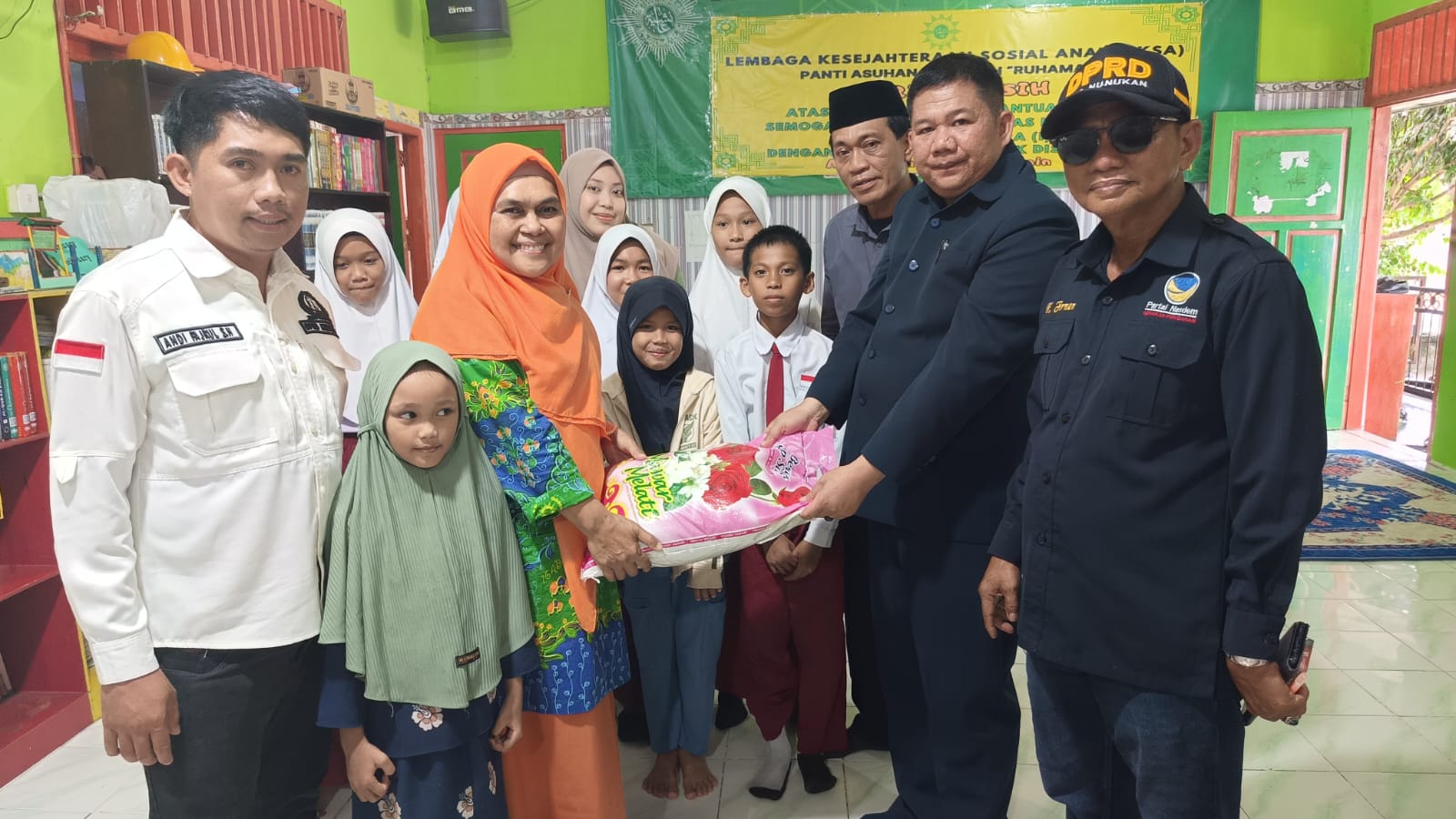 Peringati HUT ke-14, Partai Nasdem Nunukan Bagikan Sembako kepada Veteran dan Panti Asuhan