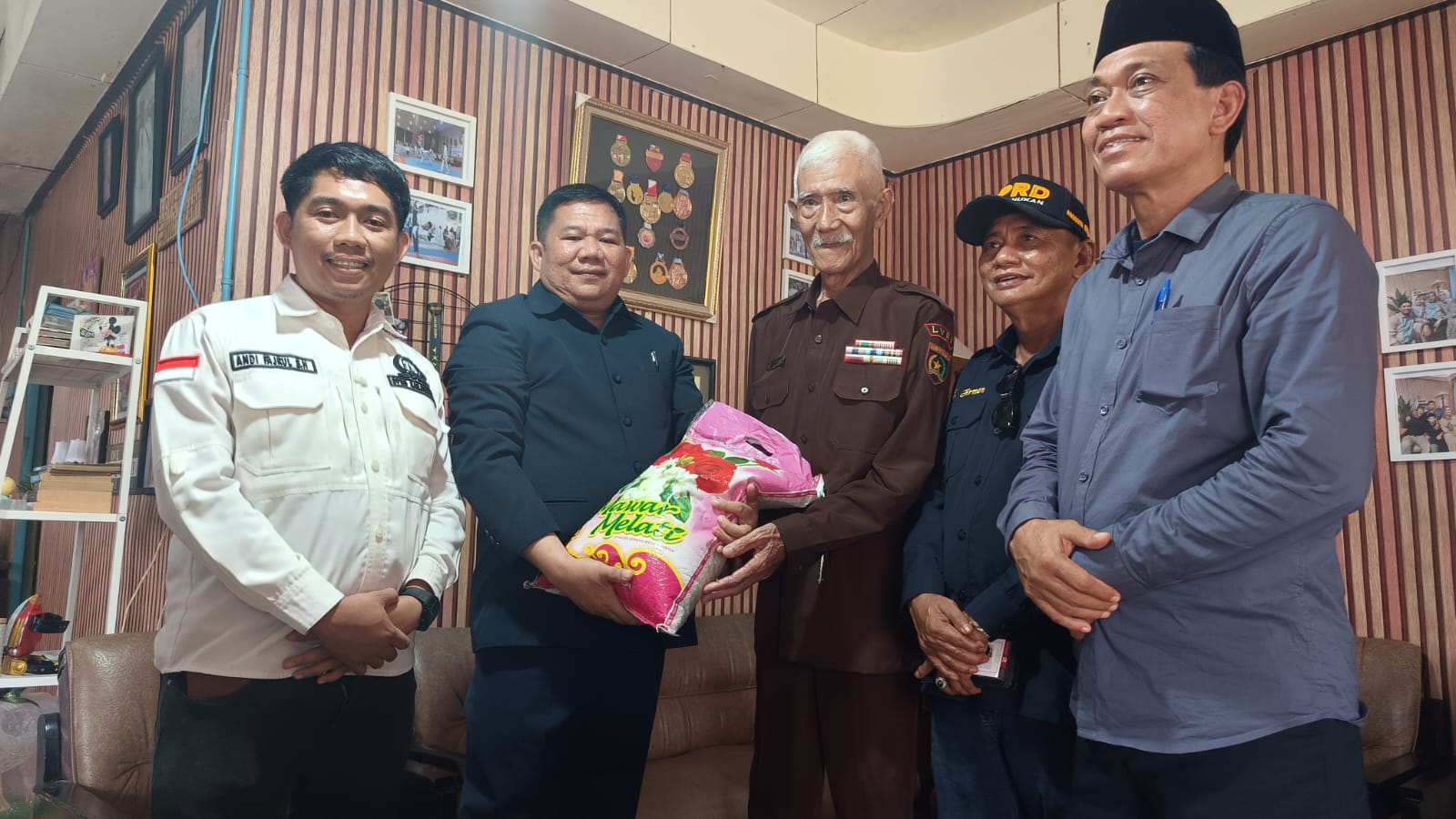 Peringati HUT ke-14, Partai Nasdem Nunukan Bagikan Sembako kepada Veteran dan Panti Asuhan
