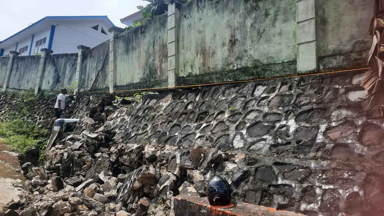 Curah Hujan Tinggi, Pagar SMP Negeri 1 Nunukan Nyaris Roboh, Komisi I Minta Pemkab Segera Atasi