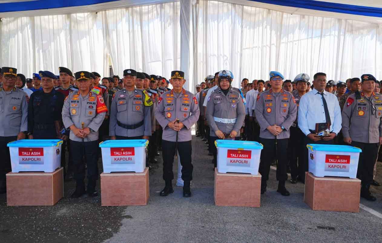 Kapolri Beri Motivasi dan Apresiasi kepada Anggota Polri Terdampak Bencana di Sumbar