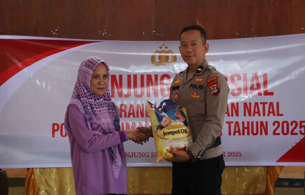 Peduli Masyarakat, Personel Polda Kaltara Berikan Bantuan ke Panti Sosial Tresna Werdha Rahayu