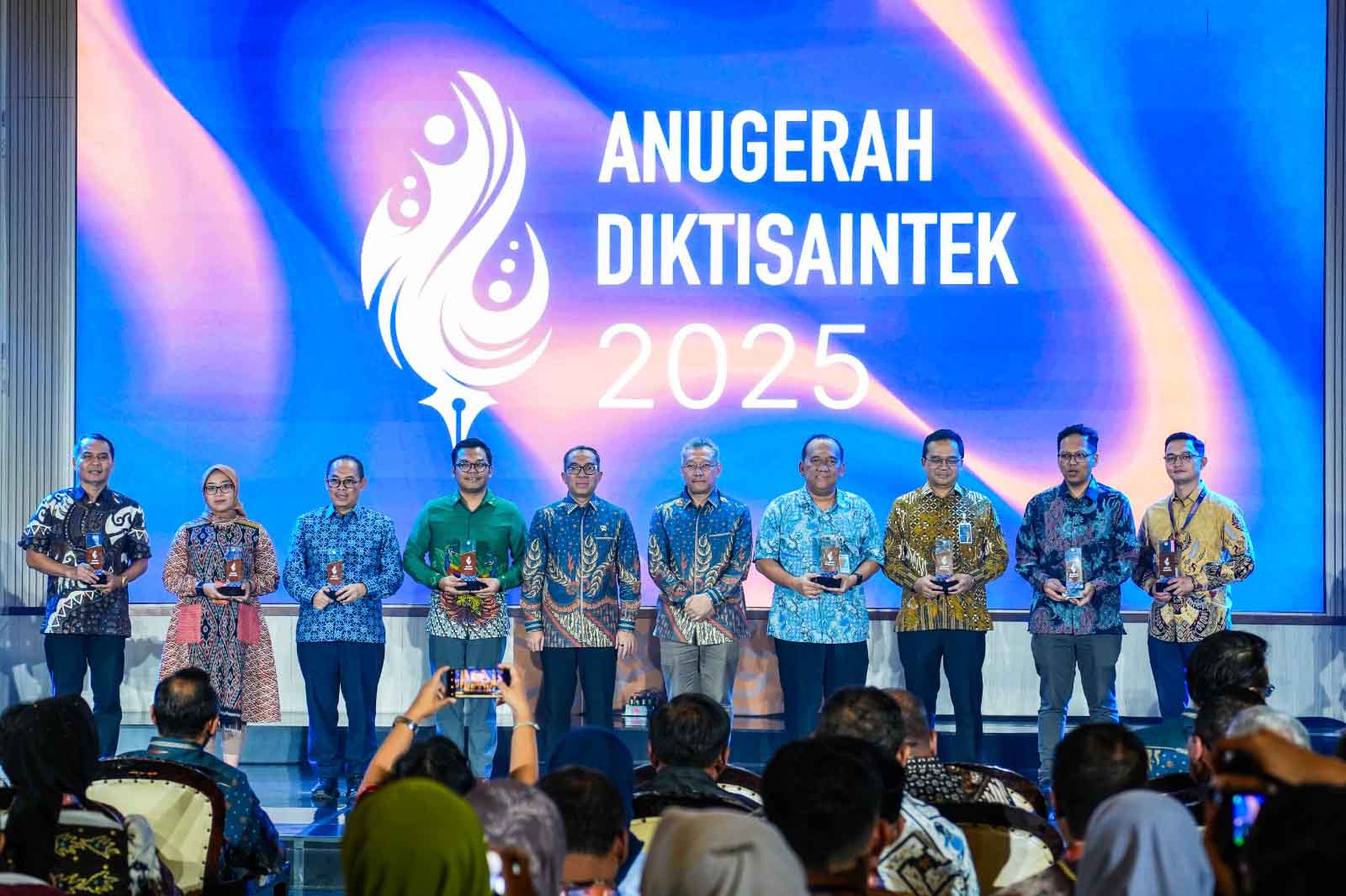 ParagonCorp Raih Penghargaan “Mitra Terbaik Pendukung Talenta Kewirausahaan” dari Kemendiktisaintek