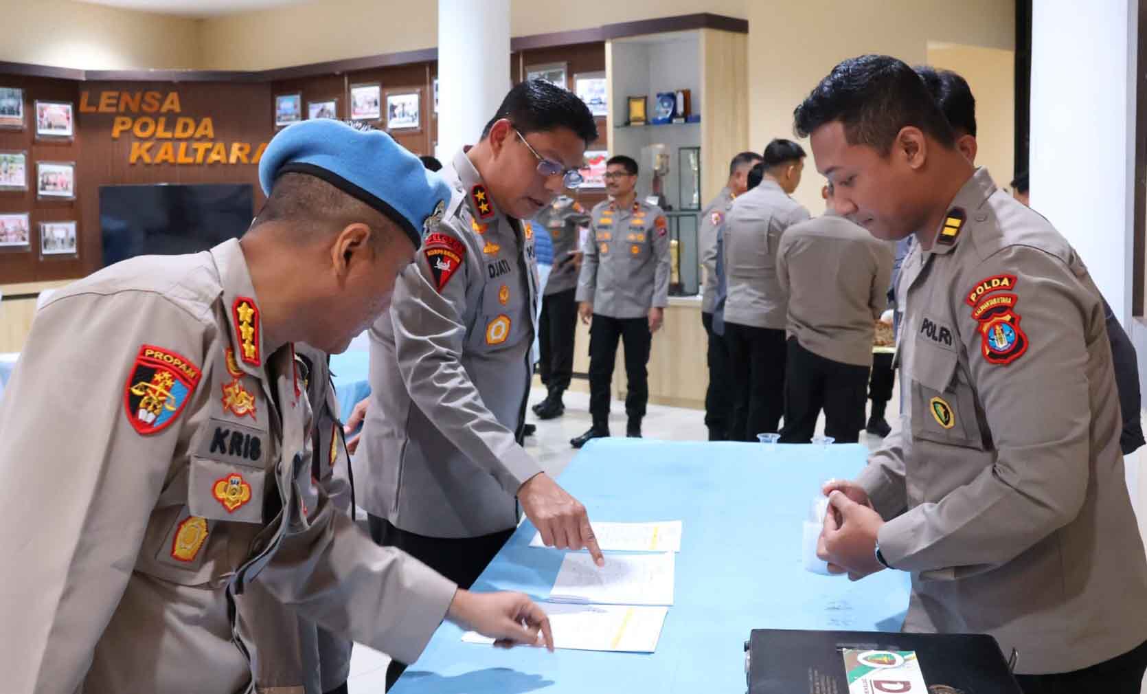 Perkuat Integritas Internal, PJU dan Perwira Polda Kaltara Jalani Tes Urine