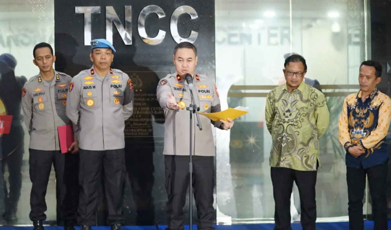 Serentak Seluruh Personel Polri Tes Urine Jaga Integritas