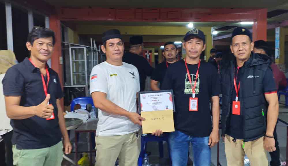 Juara dua diraih Tim Domino Wallet yang diperkuat Hafid, Arifin, dan Asdar, sedangkan juara ketiga ditempati Tim Domino Wallet lainnya dengan pemain Ical, Edi, dan Sul Fajar.