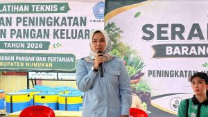 Wakil Ketua II DPRD Nunukan, Serahkan Bahan Lomba Kegiatan Peningkatan Ketahanan Pangan Di Sebatik